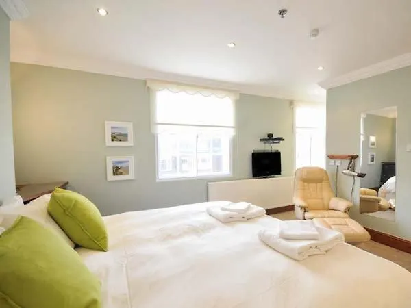 Queen'S Cliff Villa Scarborough 0*,  Storbritannien