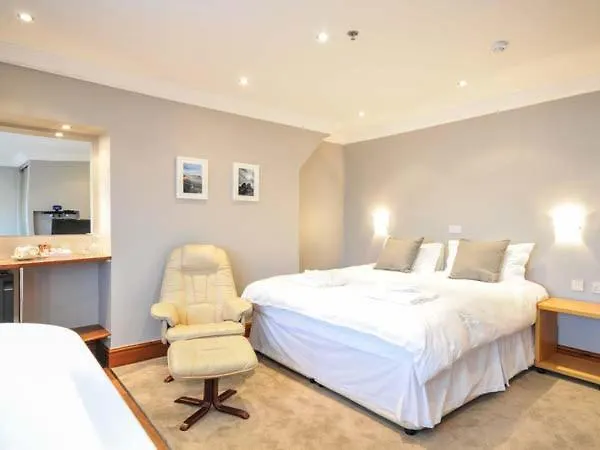 Queen'S Cliff Villa Scarborough