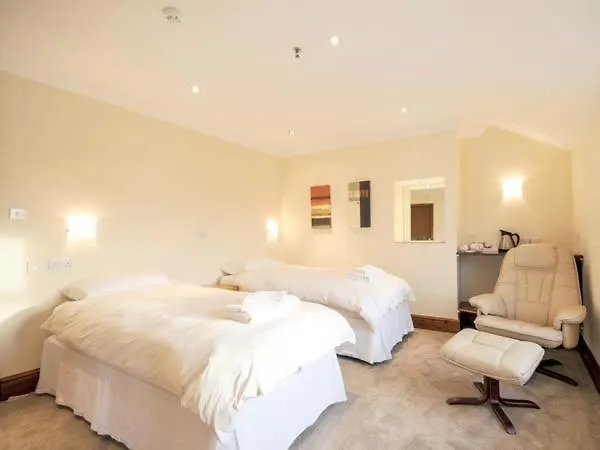 Queen'S Cliff Villa Scarborough 0*,